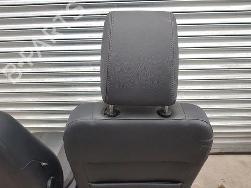 Right front seat LAND ROVER DISCOVERY IV (L319) 3.0 TD 4x4 | BP26915072C16 