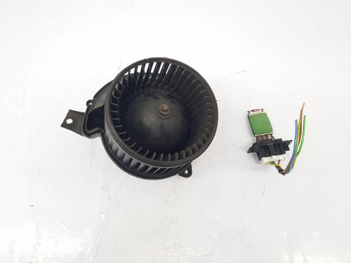 Used Heater blower motor Heater blower motor VAUXHALL COMBO Mk III (D) Box Body/MPV (X12) 1.3 CDTi (90 hp) 33889684 33889684