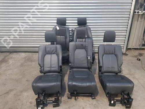 Used Right front seat Right front seat LAND ROVER DISCOVERY IV (L319) 3.0 SDV6 4x4 (256 hp) 32870428 32870428