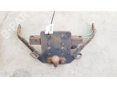 Used Tow ball/Mechanism Tow ball/Mechanism LAND ROVER DEFENDER Pick Up (L316) 2.4 Td4 4x4 (L317) (122 hp) 33329889 33329889