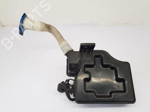 Used Windscreen washer tank Windscreen washer tank SKODA RAPID (NH3, NK3, NK6) 1.6 TDI (105 hp) 35967023 35967023