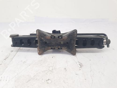 jack-kit-ford-focus-iii-2010-2011-2012-2013-2014-2015-2016-2017-2018-2019-2020-34042621 main image