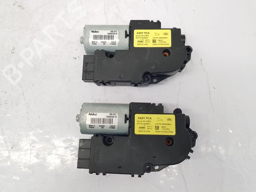 sunroof-engine-jaguar-f-pace-x761-2015-33412925 main image