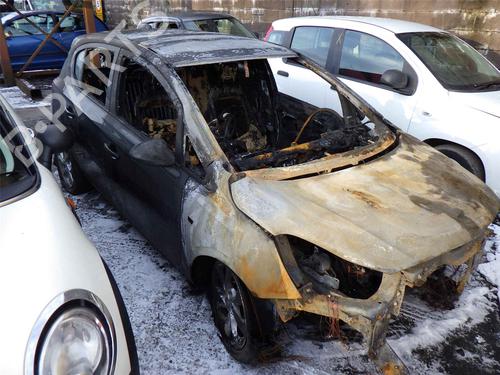 Brukte deler til VAUXHALL CORSA Mk IV (E) (X15) 1.2 (69 hp) 2381399