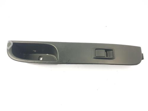 Used Left front window switch MITSUBISHI L200 / TRITON (KA_T, KB_T) 2.5 DI-D 4WD (KB4T) (136 hp) 29870857