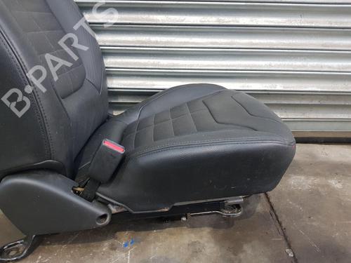 Right front seat MITSUBISHI L200 / TRITON (KA_T, KB_T) 2.5 DI-D 4WD (KB4T) | BP30923983C16