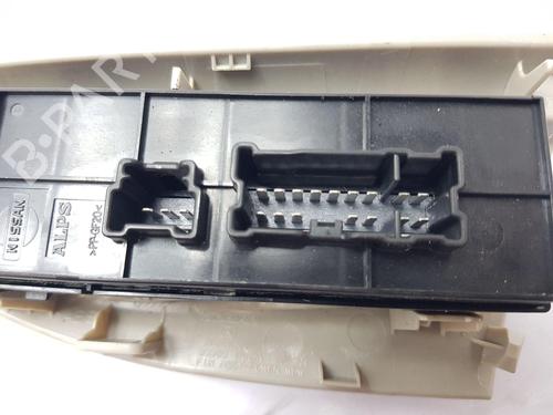 Right front window switch NISSAN JUKE (F15) 1.5 dCi | BP27728206I26 
