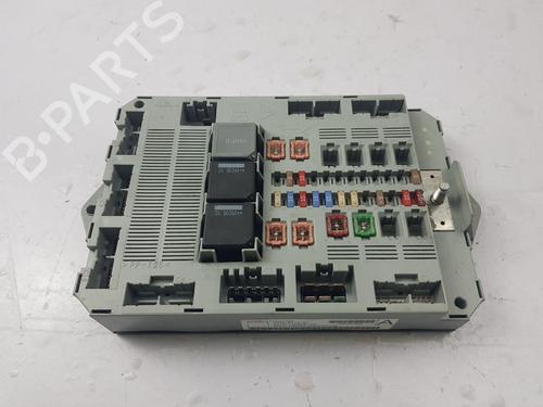 Used Fuse box Fuse box 38513873 38513873