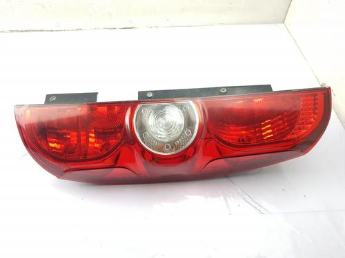 Feu arrière droit VAUXHALL COMBO Mk III (D) Box Body/MPV (X12) 1.3 CDTi (90 hp) 32003938