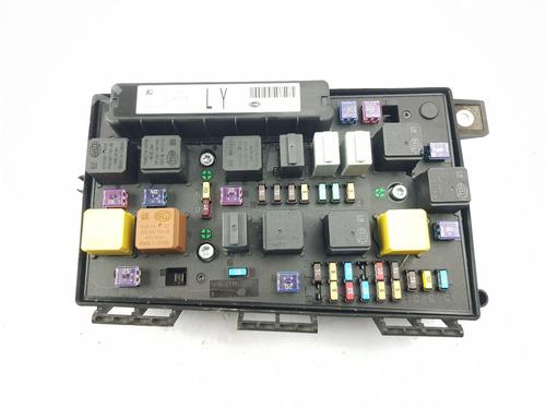 Used Fuse box VAUXHALL ZAFIRA Mk II (B) (A05) 1.8 (140 hp) 29492910