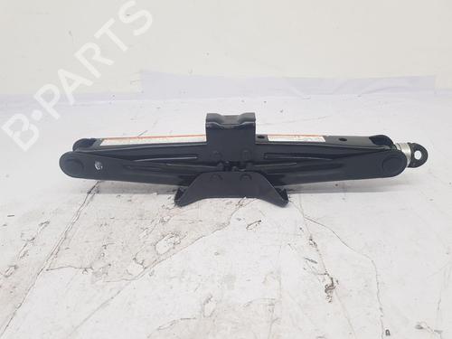 Used Jack Kit Jack Kit TOYOTA YARIS (_P21_, _PA1_, _PH1_) 1.5 Hybrid (MXPH10, MXPH11) (116 hp) 33630020 33630020