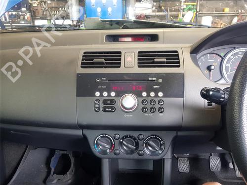 Brugte SUZUKI SWIFT III (MZ, EZ) 1.3 (RS413, ZC11S) 4755911
