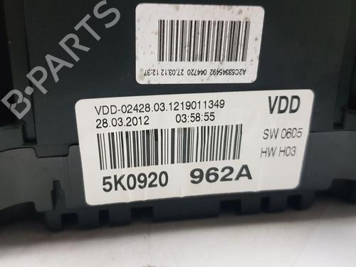 Instrument cluster VW GOLF VI (5K1) 1.6 TDI | BP30402919C47