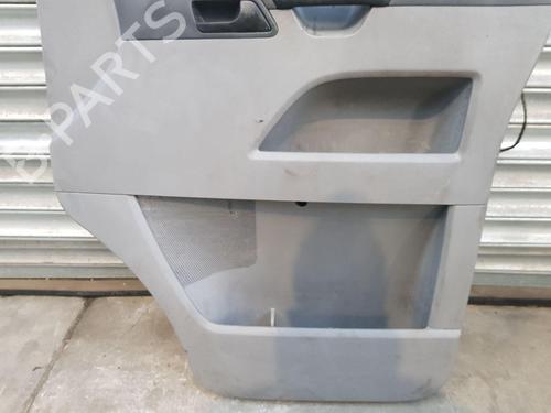 Garniture avant droite VW TRANSPORTER T5 Van (7HA, 7HH, 7EA, 7EH) 1.9 TDI | BP30471647C59 