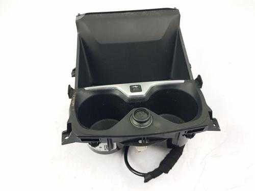 Used Cup/Object holder BMW 1 (F40) 118 i (140 hp) 29900561
