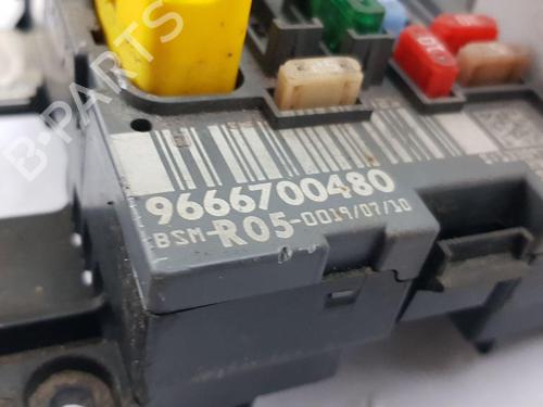 Fuse box PEUGEOT 308 I (4A_, 4C_) 1.6 16V | BP31663358E1