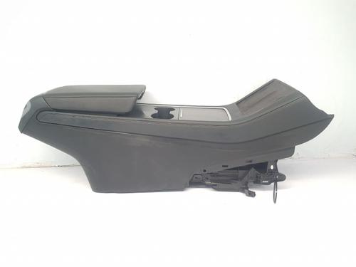 middle-console-tesla-model-3-5yj3-2017-39558789 main image