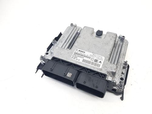 Used Engine control unit (ECU) OPEL VIVARO C Van (K0) 1.5 (120 hp) 31301082