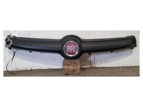 Used Grille FIAT PANDA (312_, 319_) 1.2 (312PXA1A) (69 hp) 22203140