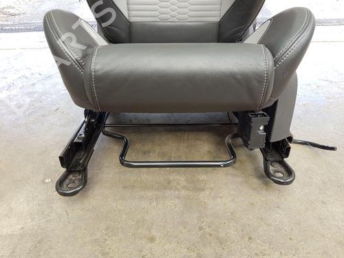 Right front seat FORD FIESTA VI (CB1, CCN) 1.6 ST | BP27600641C16 
