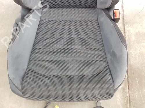 Right front seat VW GOLF VII (5G1, BQ1, BE1, BE2) 2.0 TDI | BP28104985C16