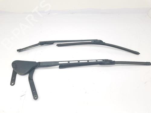 Used Front windshield wiper arm MERCEDES-BENZ CLK Convertible (A209) CLK 240 (209.461) (170 hp) 31959720