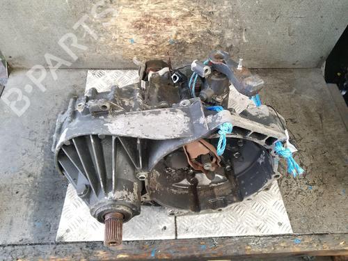 Cambio VW TRANSPORTER T5 Van (7HA, 7HH, 7EA, 7EH) 2.0 TDI (102 hp) 30806051