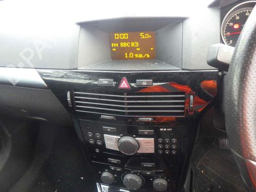 Grille VAUXHALL ASTRA Mk V (H) TwinTop (A04) 1.8 (L67) | BP29620693C40 