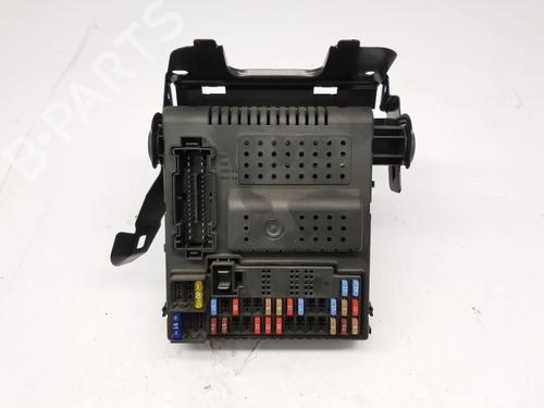 Used Fuse box VOLVO XC90 I (275) D5 AWD (185 hp) 31722831