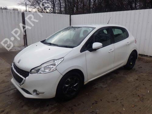 Front bumper PEUGEOT 208 I (CA_, CC_) 1.2 VTI 82 | BP32352789C7