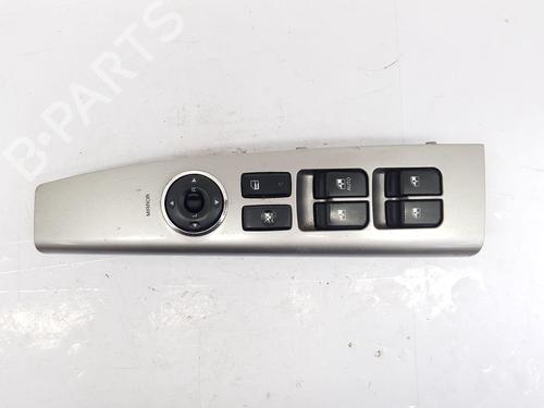Used Right front window switch HYUNDAI SANTA FÉ II (CM) 2.2 CRDi 4x4 (197 hp) 28710885