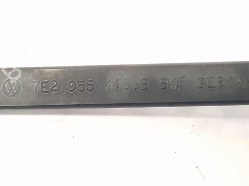 Front windshield wiper arm VW MULTIVAN T5 (7HM, 7HN, 7HF, 7EF, 7EM, 7EN) 2.0 TSI | BP30864717C143