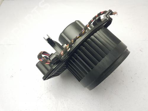 Used Heater blower motor Heater blower motor MERCEDES-BENZ CLK (C209) CLK 220 CDI (209.308) (150 hp) 33219634 33219634