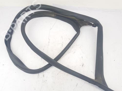 Used Rubber door seal Rubber door seal TESLA MODEL 3 (5YJ3) EV AWD (351 hp) 34226296 34226296