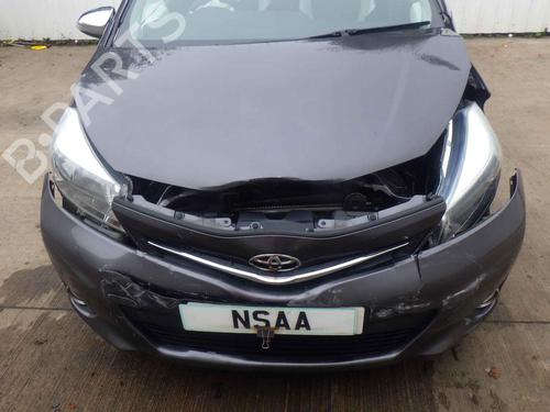 Right front fog light TOYOTA YARIS (_P13_) 1.3 (NSP130_, NSP130) | BP32275305C31