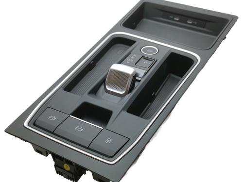 Used Middle console Middle console SEAT LEON Sportstourer (KL8, KLD) 1.5 TSI (131 hp) 35764485 35764485