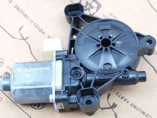 left-front-window-motor-audi-a4-b9-8w2-8wc-2015-35760136 main image