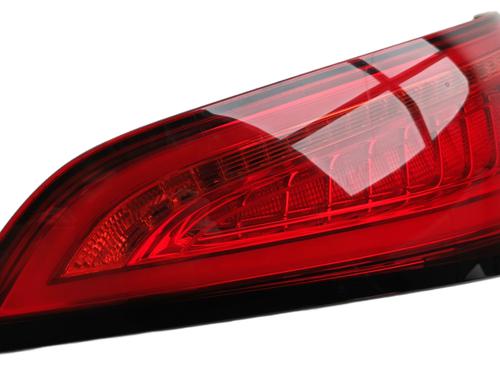 Used Rear center light Rear center light AUDI Q5 (8RB) 2.0 TFSI quattro (220 hp) 34725023 34725023