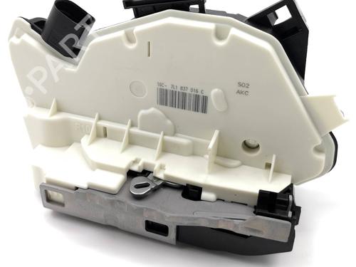 front-right-lock-vw-california-t6-camper-sgc-sgg-shc-2015-2016-2017-2018-2019-2020-2021-2022-2023-2024-34726666 main image