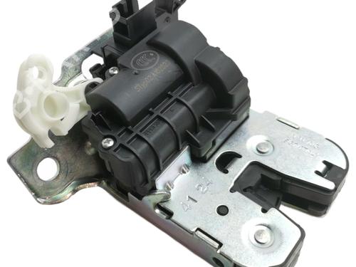 hjelmlas-vw-golf-viii-cd1-da1-2019-35762376 main image