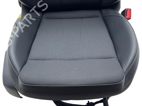 Right front seat CUPRA FORMENTOR (KM7, KMP) 2.0 TSI 4Drive | BP38769754C16 - Image 4
