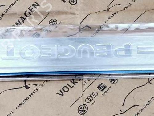 Used Right sideskirt Right sideskirt PEUGEOT 307 Saloon 2.0 (140 hp) 34728876 34728876
