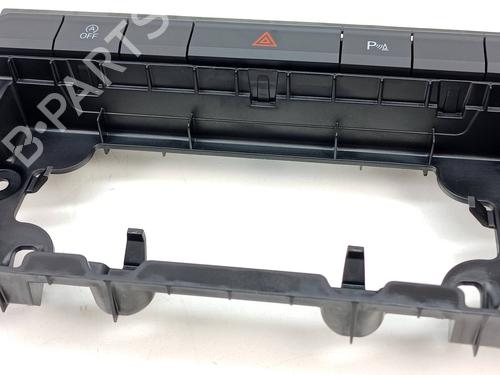 switch-vw-t-roc-a11-d11-2017-34730215 main image