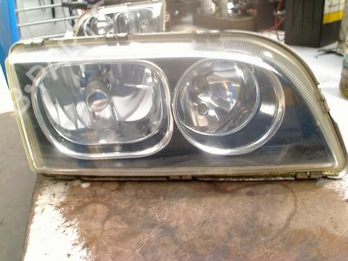 Used Right headlight VOLVO V40 Estate (645) 2.0 (136 hp) 31260229