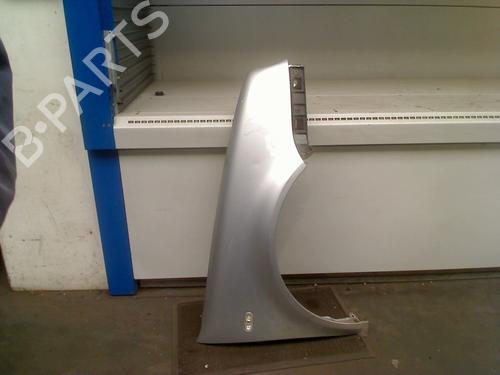 Guarda-lamas direito VW GOLF IV (1J1) 1.6 (102 hp) 31312209