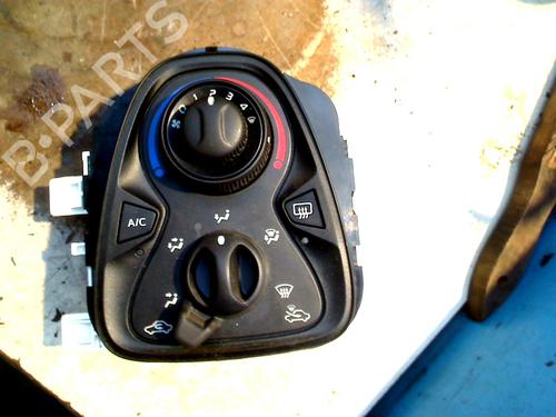 Airco bedieningspaneel PEUGEOT 108 1.0 VTi (69 hp) 30624700