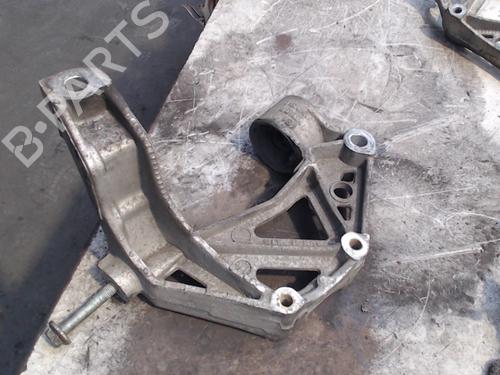 Used Right front suspension arm VW POLO (9N_, 9A_) 1.4 16V (75 hp) 24595937