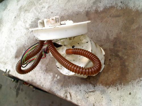 Used Fuel pump FORD FOCUS I Turnier (DNW) 1.6 16V (100 hp) 30388218