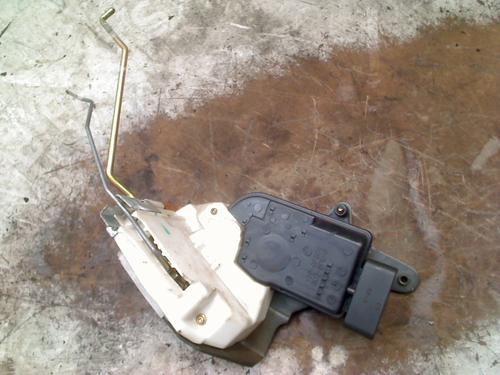 Vergrendeling rechts voor OPEL AGILA A (H00) 1.2 16V (F68) (75 hp) 31177086