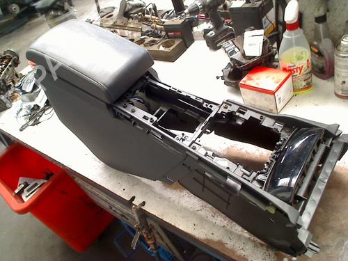 Used Armrest / Center console Armrest / Center console 36883685 36883685